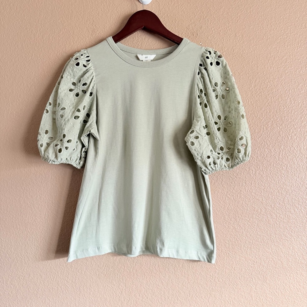 H&M Light Green Eyelet Puff Sleeve Top Size Small - Picture 2 of 10